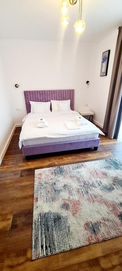 Hotel B4 Oradea Buitenkant foto