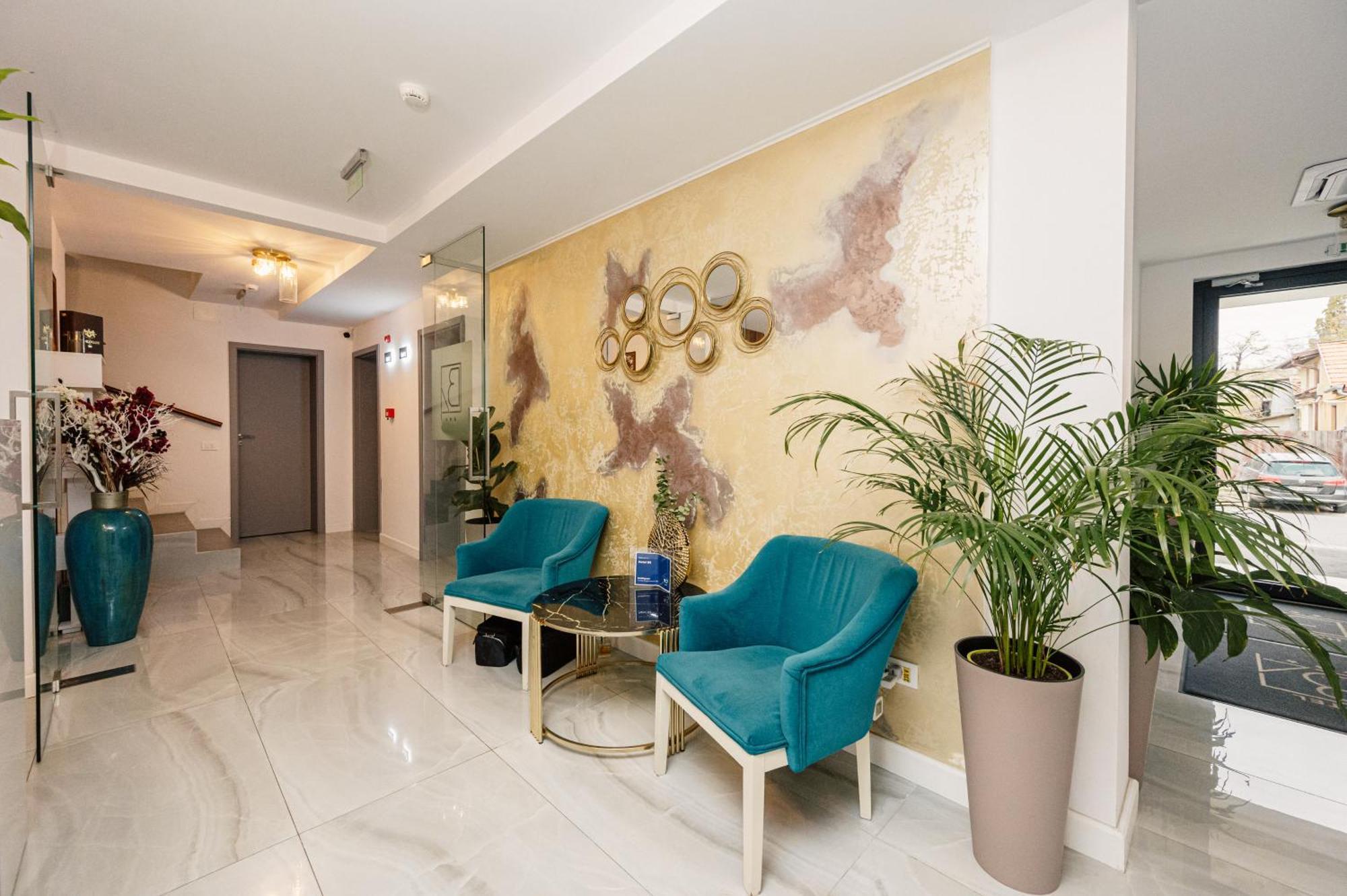 Hotel B4 Oradea Buitenkant foto